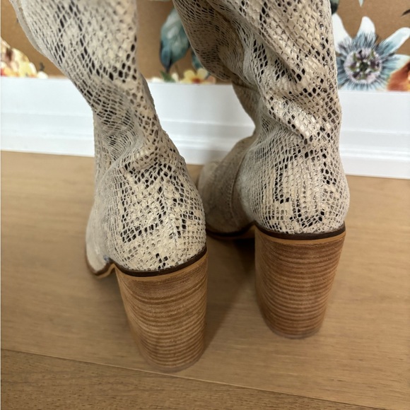 Knee high snake embossed boots - Picture 2 of 4
